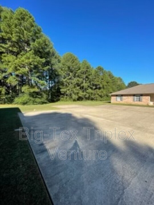 274 N Pecan St in Nash, TX - Foto de edificio