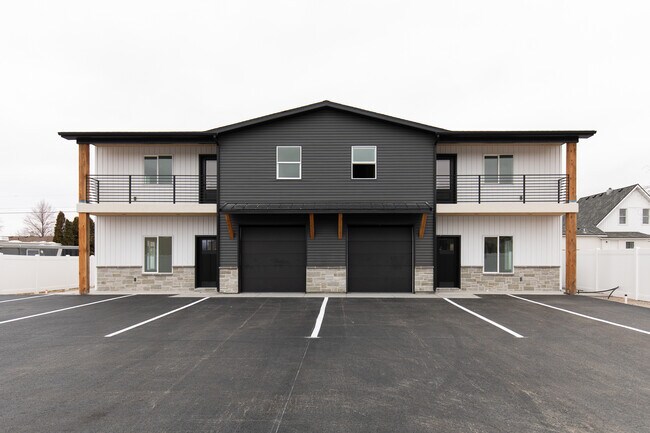 property at 436 W Fir St