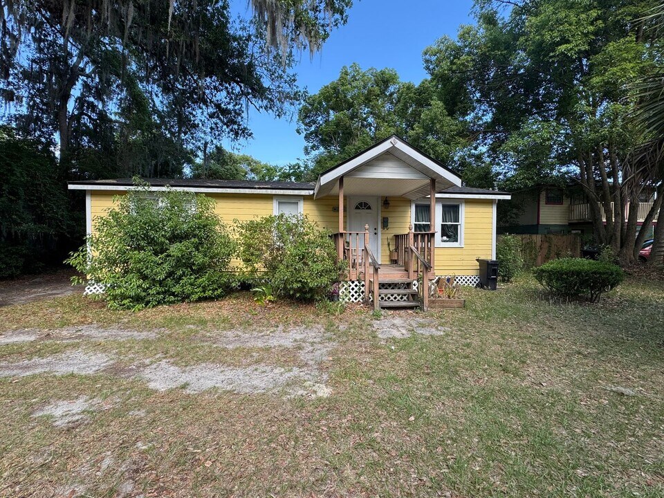 1211 NW 4th St in Gainesville, FL - Building Photo