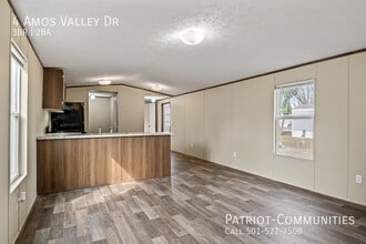 4 Amos Valley Dr in Springfield, IL - Building Photo - Building Photo