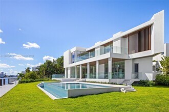 503 Palm Dr in Hallandale Beach, FL - Building Photo - Building Photo