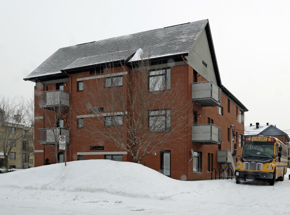 4940 Harry-Worth in Montréal, QC - Building Photo