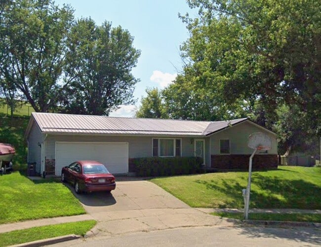 property at 3690 Keystone Dr