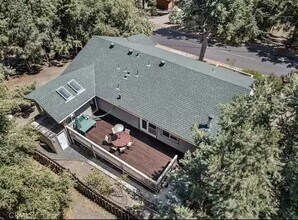 2411 Glacier Dr in Frazier Park, CA - Building Photo - Building Photo