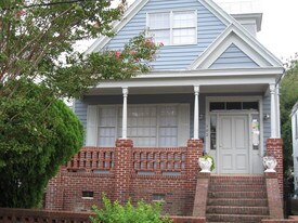 102 Fishburne St, Unit A in Charleston, SC - Building Photo