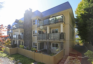 Kent Manor in White Rock, BC - Building Photo - Building Photo