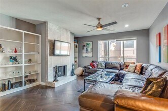 10562 High Hollows Dr in Dallas, TX - Building Photo - Building Photo