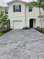 4343 Hammock Grove Dr in Greenacres, FL - Building Photo