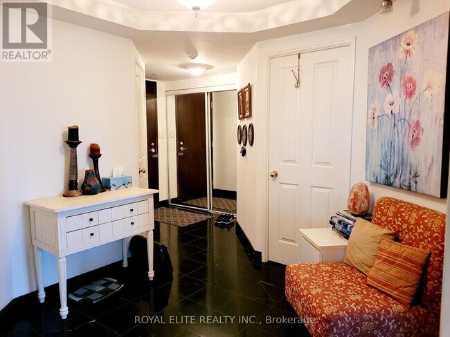 28 Hollywood Ave in Toronto, ON - Building Photo - Building Photo