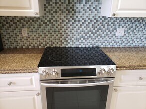 36 Harbour Isle Dr W-Unit -304 in Fort Pierce, FL - Building Photo - Building Photo