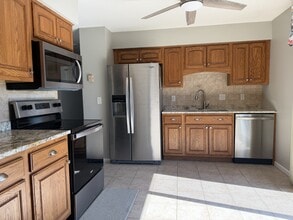 3309 Winston Dr in Bettendorf, IA - Foto de edificio - Building Photo