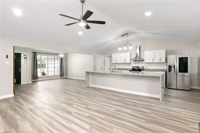 property at 11818 Gravetree St