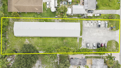 3851 7th Ave N in Lake Worth, FL - Building Photo - Building Photo