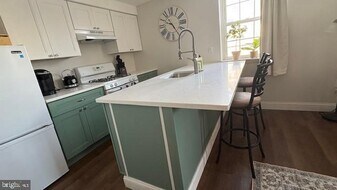 1554 N Lawrence St in Philadelphia, PA - Building Photo