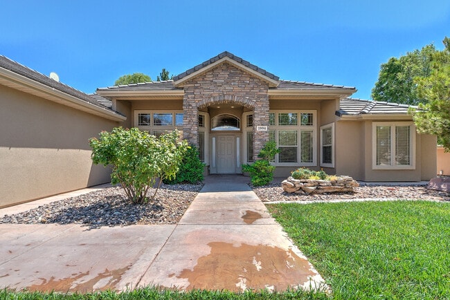 property at 1994 Knolls Dr S