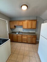 1276 W Mullan Ave in Waterloo, IA - Building Photo