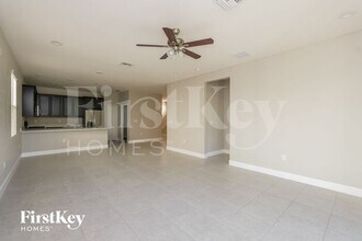 6322 Heirloom Pl in Apollo Beach, FL - Building Photo - Building Photo