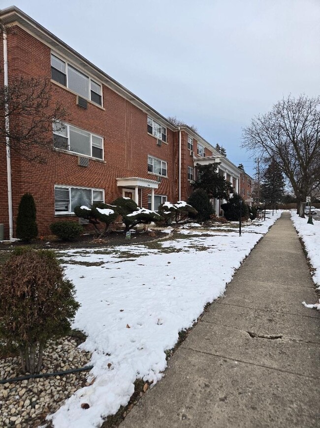 570 Princeton St in Des Plaines, IL - Building Photo - Building Photo