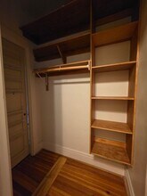 600 W Olney Rd, Unit 202 in Norfolk, VA - Foto de edificio - Building Photo