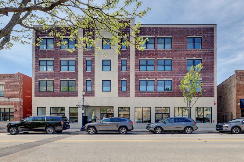 8110 Lincoln Ave in Skokie, IL - Building Photo