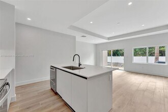 1563 NW 94th Ave in Coral Springs, FL - Building Photo - Building Photo