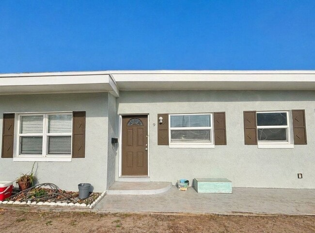 property at 9 Areca Dr