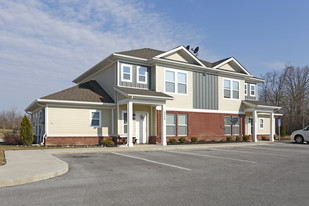 Commons at Little Bark Creek in Fremont, OH - Foto de edificio - Building Photo