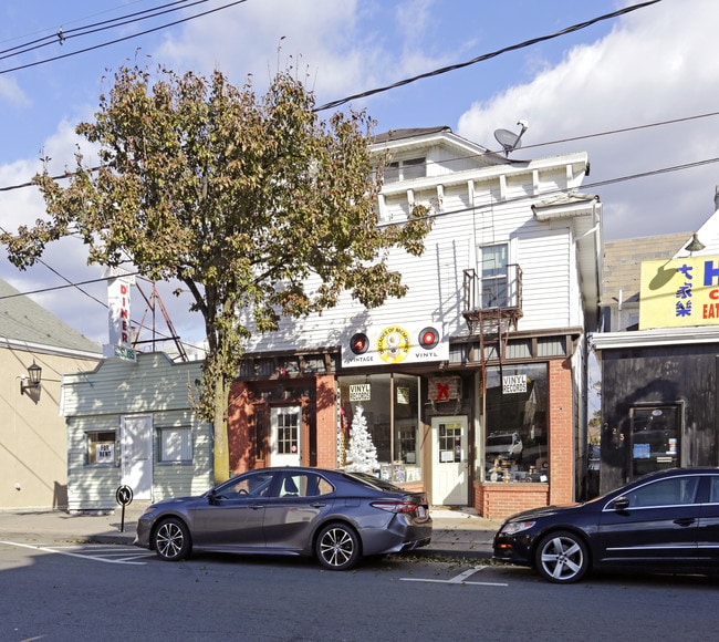 221 Spring St in Newton, NJ - Building Photo - Building Photo