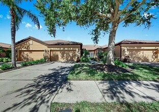 313 Seneca Falls Dr in Apollo Beach, FL - Foto de edificio - Building Photo