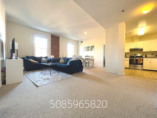 14 Davis Ave, Unit 3A