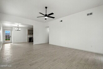 941 Sandhurst Pl in El Paso, TX - Foto de edificio - Building Photo