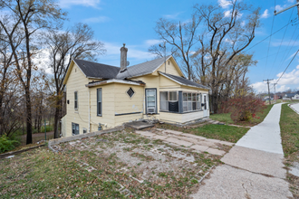 1806 E Main St in Ottumwa, IA - Building Photo - Building Photo