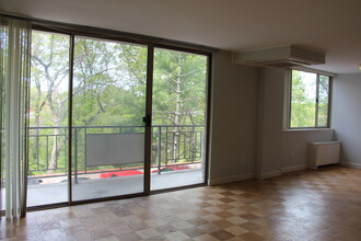 1512 S Arlington Ridge Rd, Unit 205 in Arlington, VA - Building Photo - Building Photo