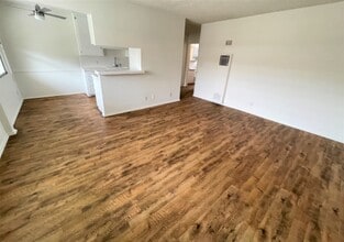 1439 Saltair Ave in Los Angeles, CA - Building Photo - Interior Photo