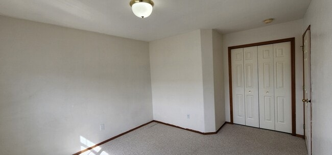 property at 1326 S Skyline Dr