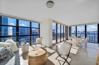 2017 S Ocean Dr in Hallandale Beach, FL - Building Photo - Building Photo