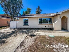 18660 Miami Blvd in Ft. Myers, FL - Building Photo - Building Photo