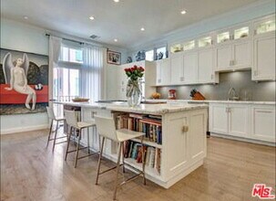 129 Channel Pointe Ct in Marina Del Rey, CA - Building Photo - Building Photo