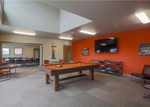 Scriber Creek Apartments in Lynnwood, WA - Foto de edificio - Building Photo