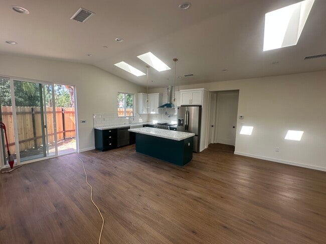 9646 Caminito de Maria in Spring Valley, CA - Foto de edificio - Building Photo