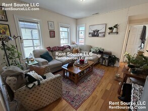 537 Main St, Unit 2 in Medford, MA - Building Photo - Building Photo