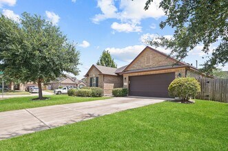 207 Lockridge Hill Ln in Rosenberg, TX - Building Photo - Building Photo