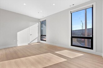 3953 W Dakin St in Chicago, IL - Building Photo - Building Photo