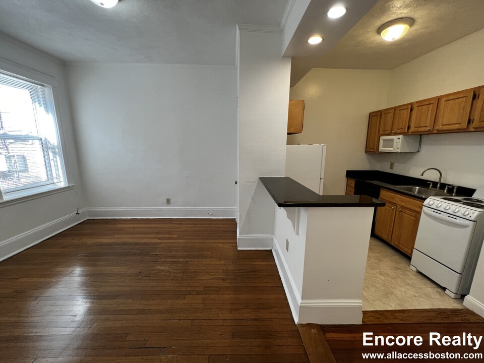 112 Queensberry St, Unit 5 in Boston, MA - Foto de edificio