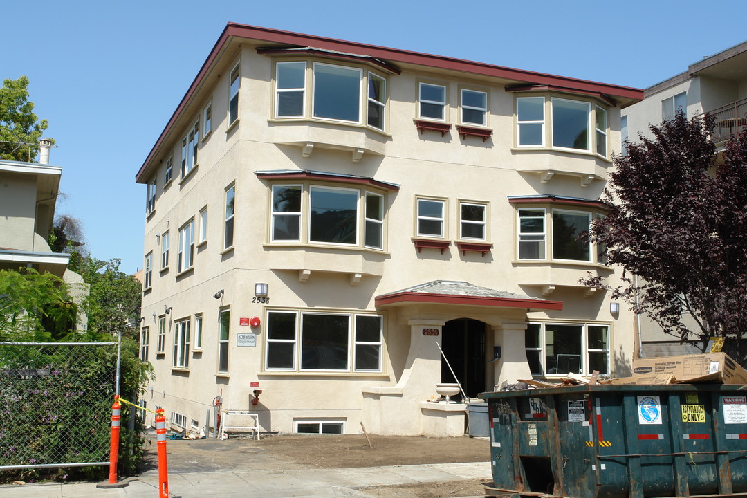 2538 Hillegass Ave in Berkeley, CA - Foto de edificio