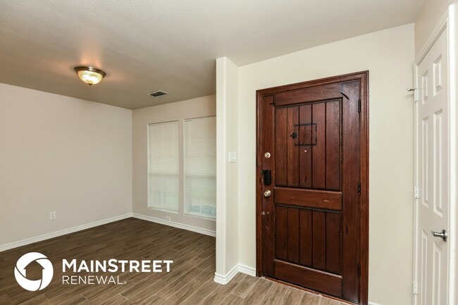 12701 Carpenter Ln in Rhome, TX - Foto de edificio - Building Photo