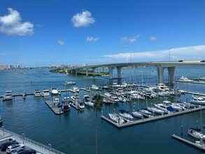 100 Pierce St, Unit 801 in Clearwater, FL - Foto de edificio - Building Photo