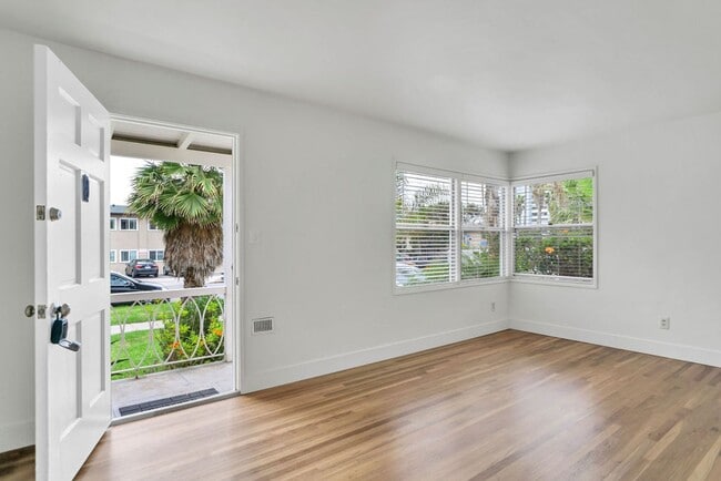property at 810-812 Chalcedony St