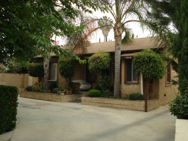 14308 Tiara St in Sherman Oaks, CA - Building Photo