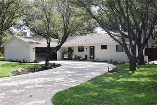 1428 Dorris St in Hurst, TX - Building Photo